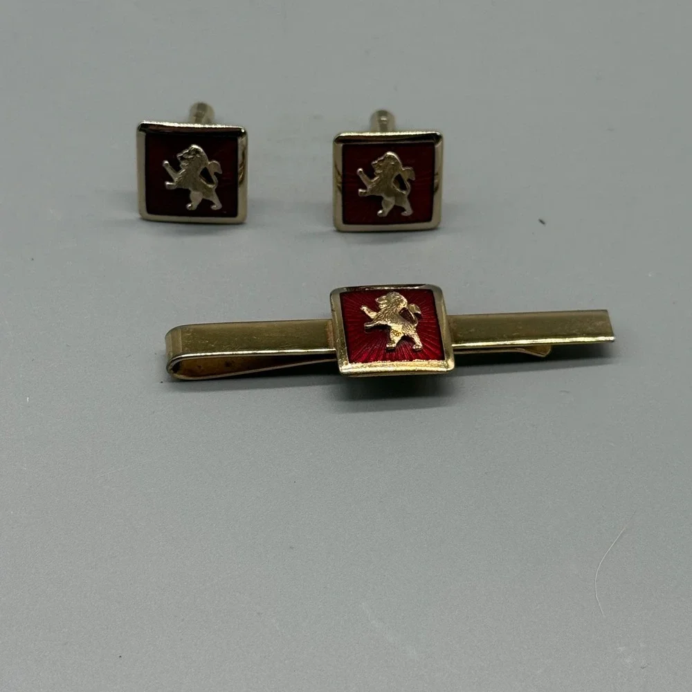 Vintage Gold Tone Red Enamel Lion Rampant Crest Cufflinks and Tie Bar Set Mens